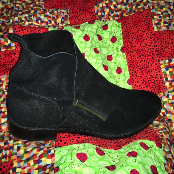 Johnston & Murphy Lola Suede Almond Toes ankle boots (EUC) - Picture 14 of 15